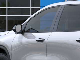 2027 Chevrolet Traverse Z71 - Photo 2