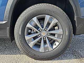 2027 Chevrolet Equinox LT - Photo 13