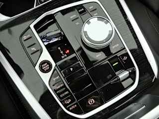Used 2026 BMW X7 40i with VIN 5UX23EM03T9343911 for sale in Maplewood, Minnesota