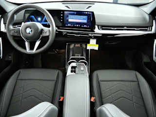 2026 BMW X1 28i - Photo 8