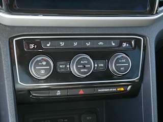Used 2023 Volkswagen Atlas SE w/Tech with VIN 1V2HR2CA1PC527948 for sale in Coon Rapids, Minnesota