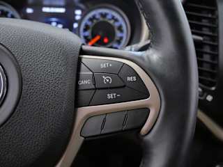 Used 2015 Jeep Cherokee Limited with VIN 1C4PJMDS2FW735230 for sale in Casper, WY