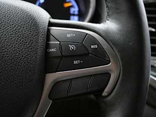 Certified 2018 Jeep Grand Cherokee Altitude with VIN 1C4RJFAG2JC211140 for sale in Maplewood, Minnesota