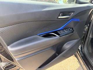 2022 Toyota C-HR 6