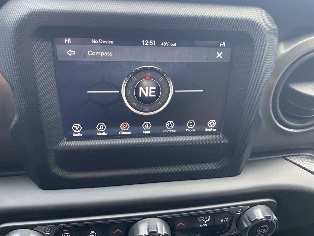 Thumbnail: 2018 Jeep Wrangler - 23