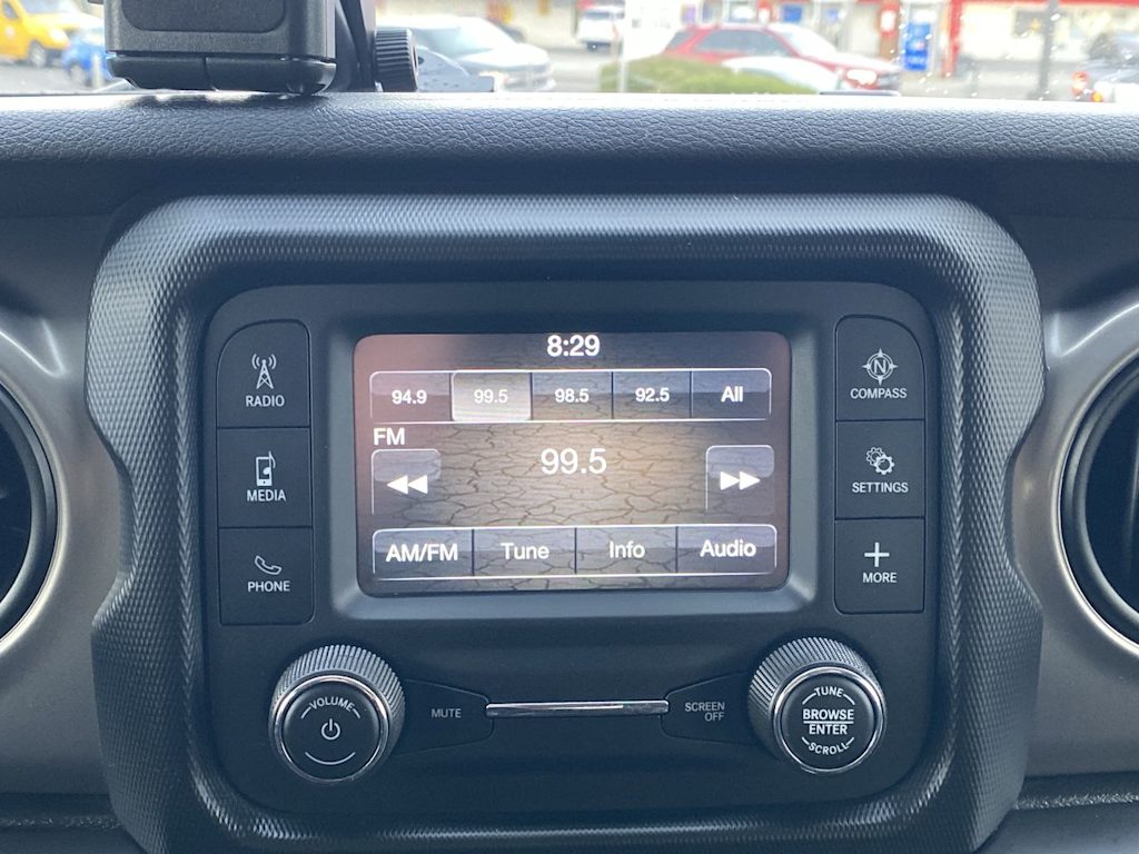 Thumbnail: 2019 Jeep Wrangler - 12