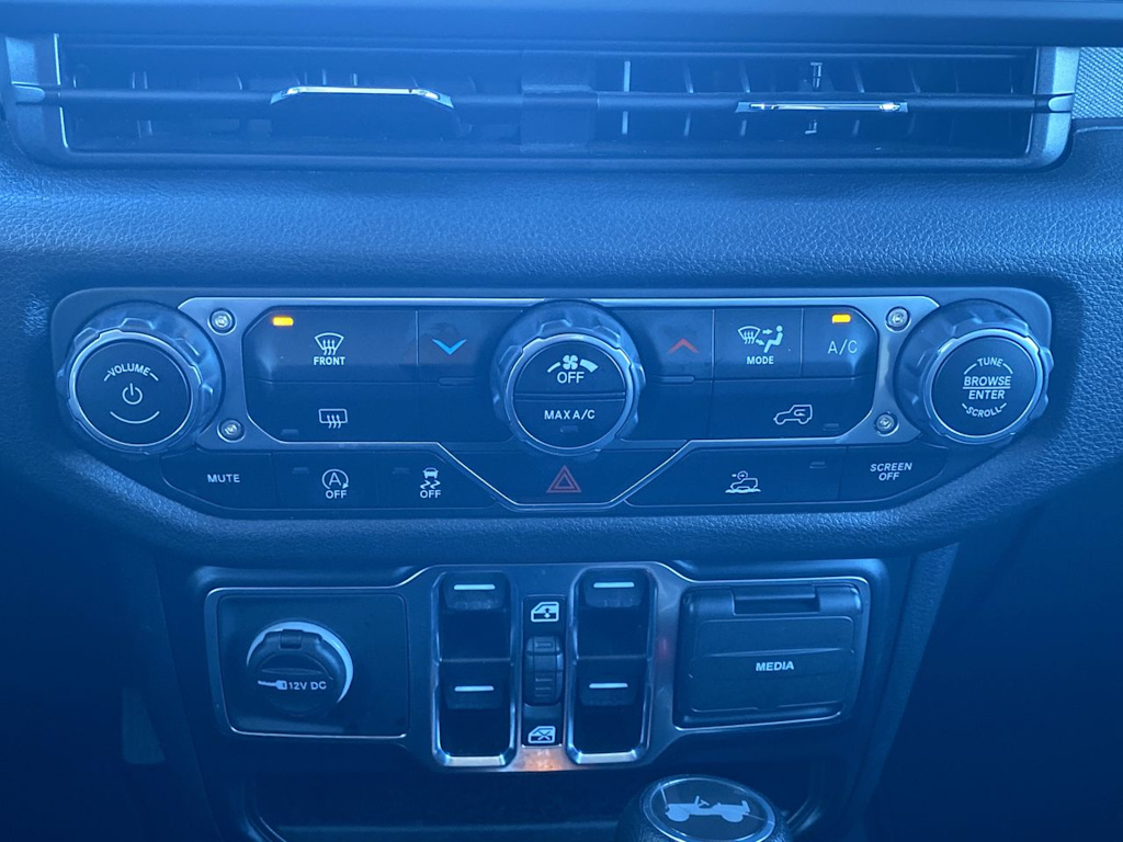 Thumbnail: 2024 Jeep Wrangler - 23