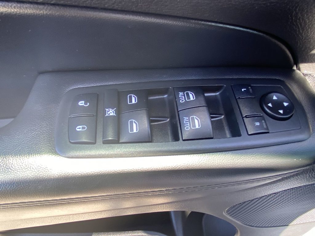Thumbnail: 2019 Jeep Grand Cherokee - 21