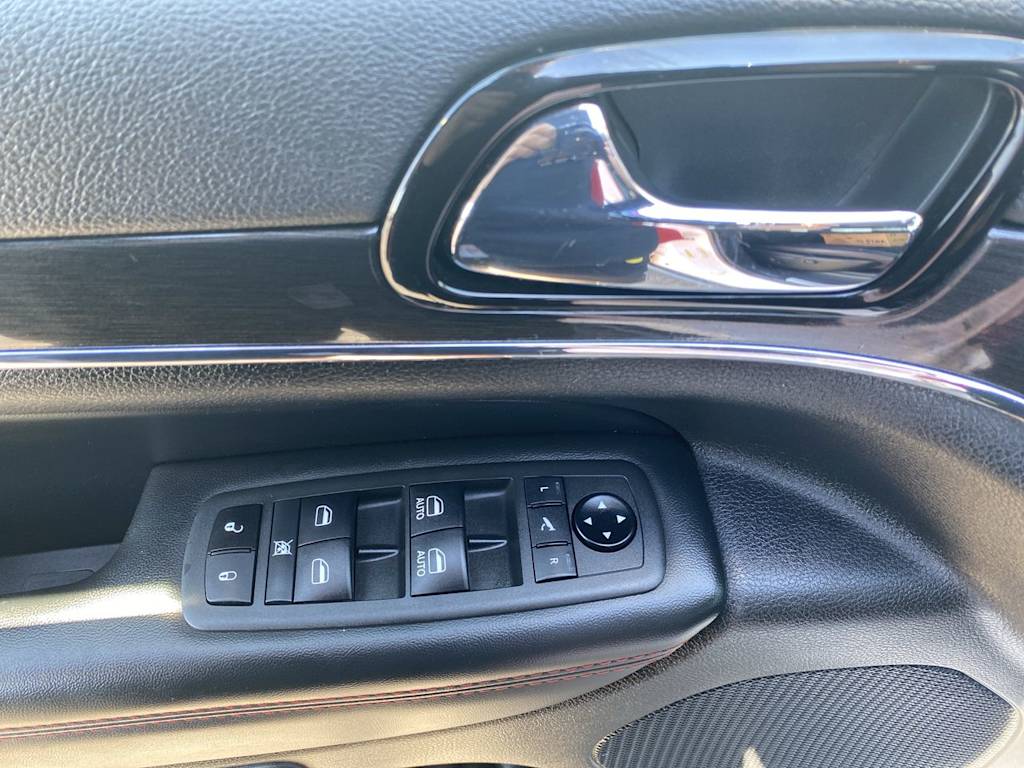 Thumbnail: 2021 Jeep Grand Cherokee - 21