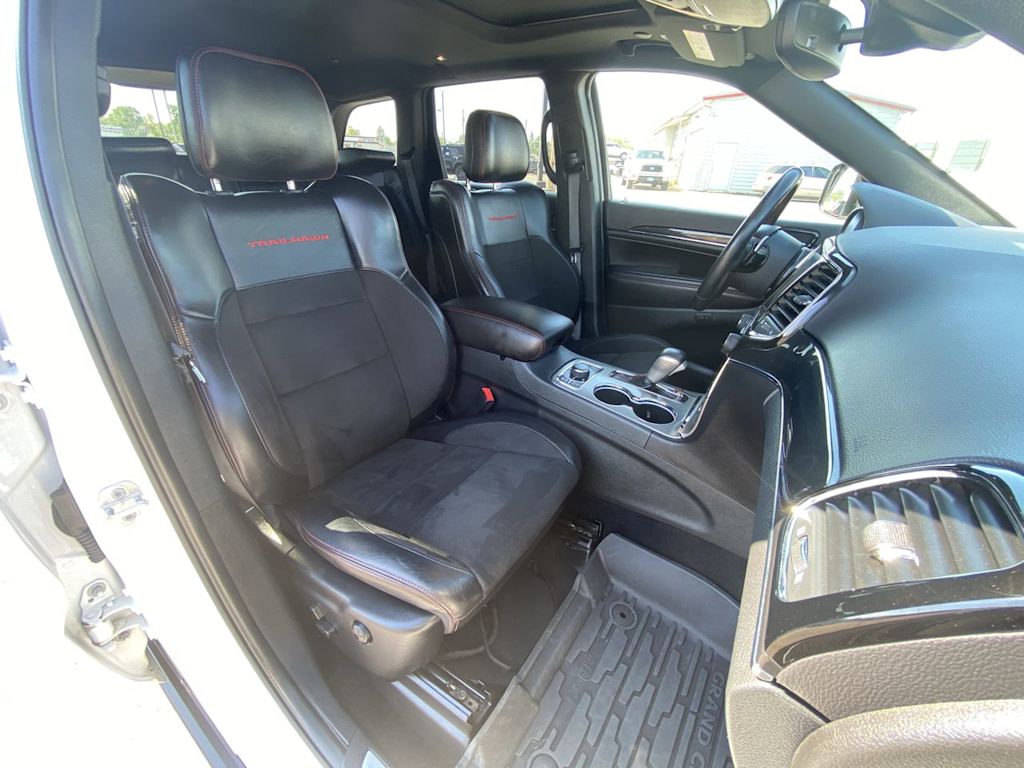 Thumbnail: 2021 Jeep Grand Cherokee - 25