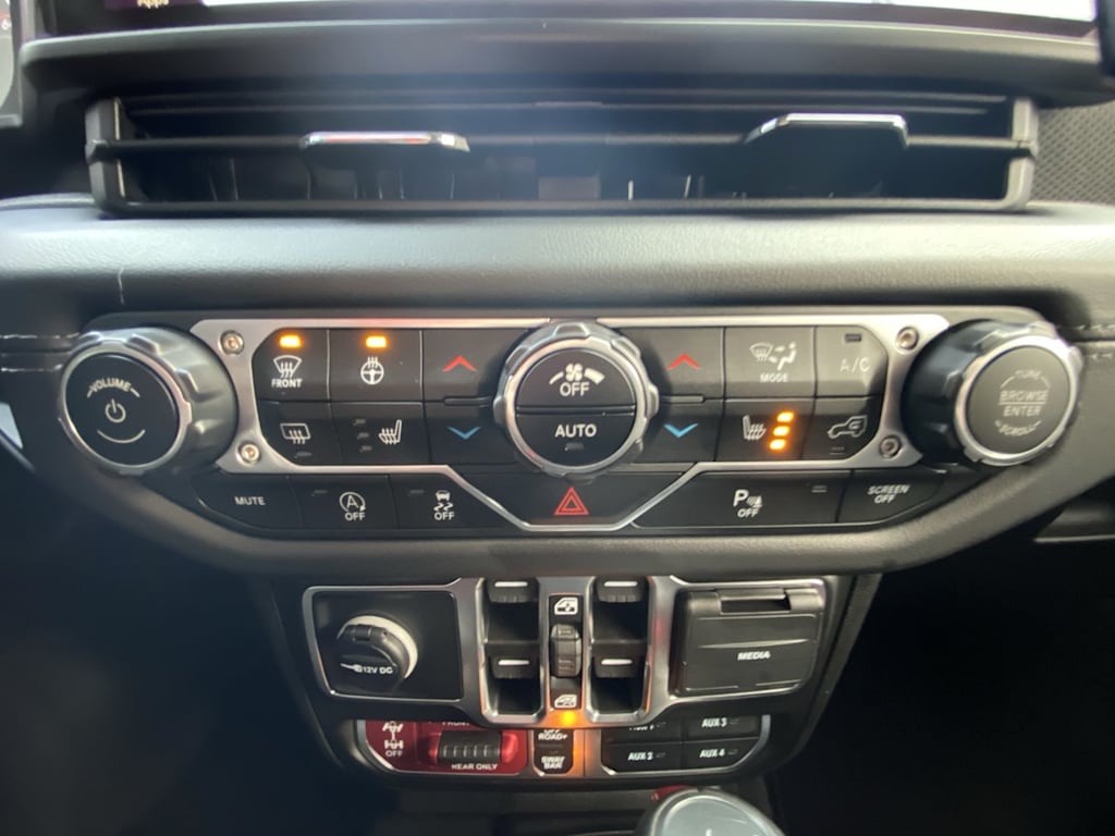 Thumbnail: 2025 Jeep Wrangler - 24