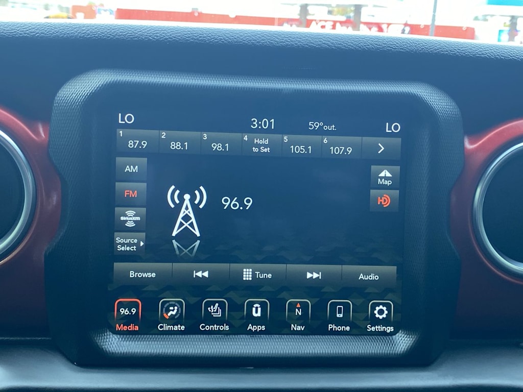 Thumbnail: 2021 Jeep Gladiator - 12