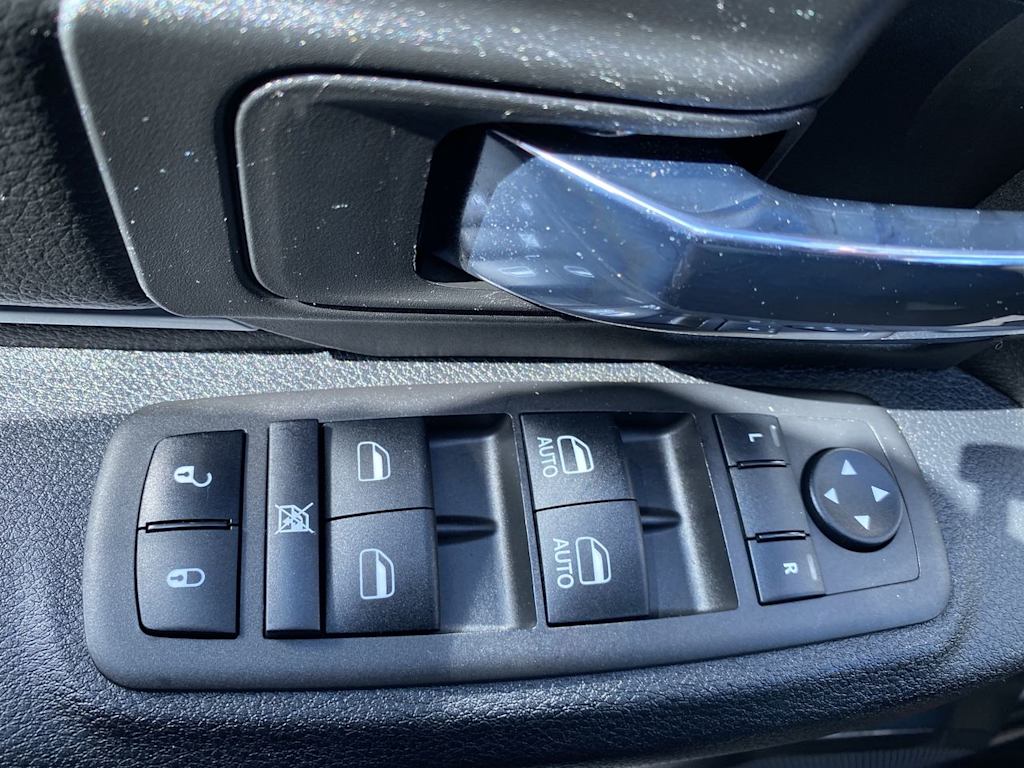 Thumbnail: 2024 RAM 1500 - 19