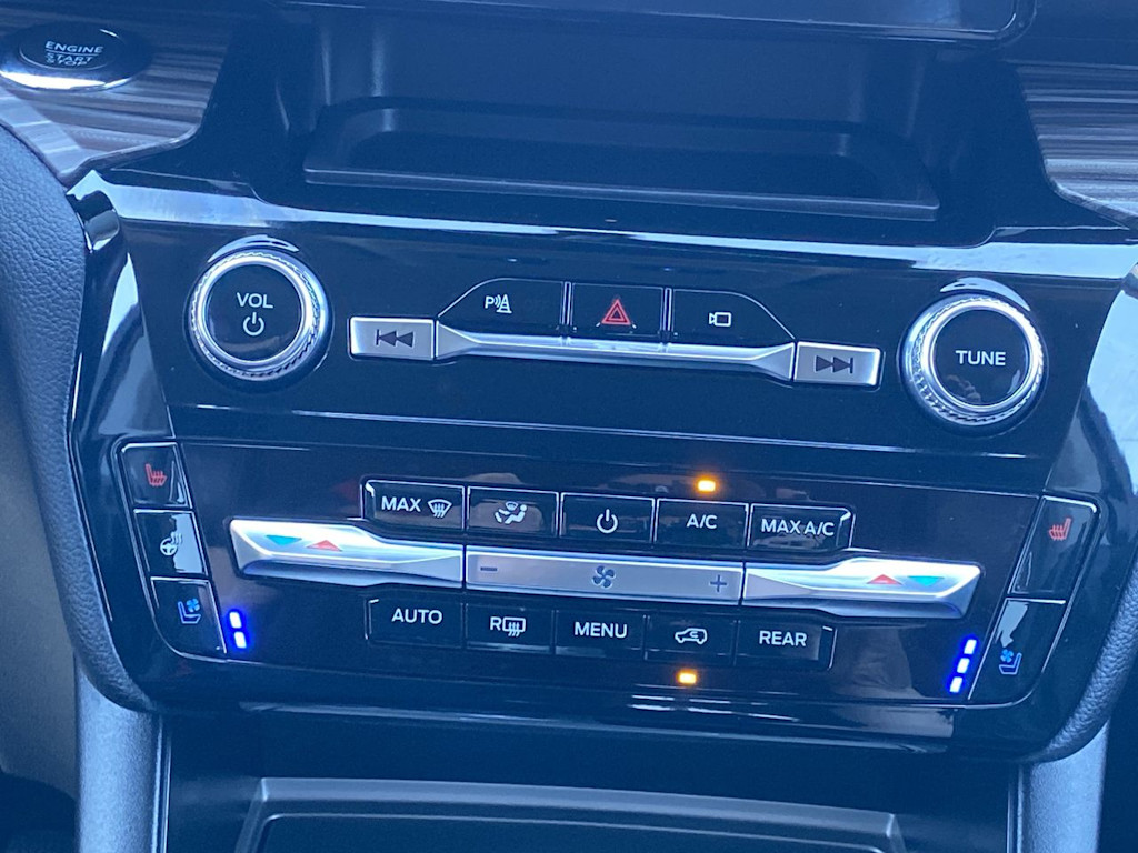 Thumbnail: 2023 Ford Explorer - 25