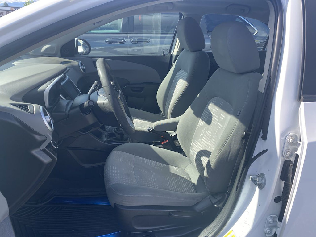 Thumbnail: 2017 Chevrolet Sonic - 8