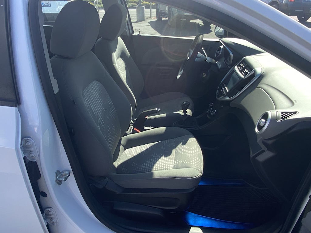 Thumbnail: 2017 Chevrolet Sonic - 9