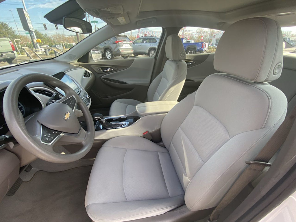 Thumbnail: 2024 Chevrolet Malibu - 8