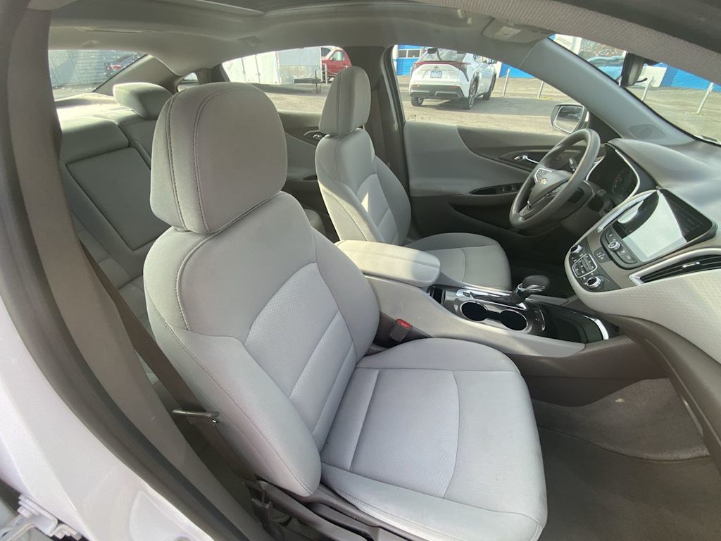 Thumbnail: 2024 Chevrolet Malibu - 9