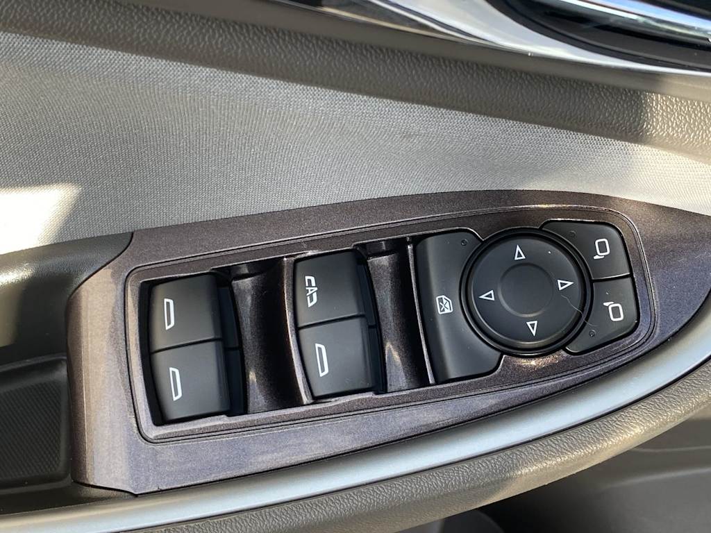 Thumbnail: 2024 Chevrolet Malibu - 21