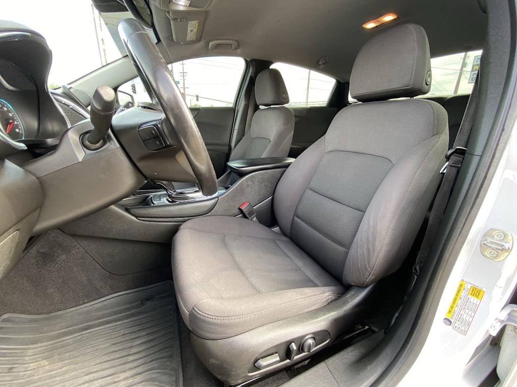 Thumbnail: 2017 Chevrolet Malibu - 8