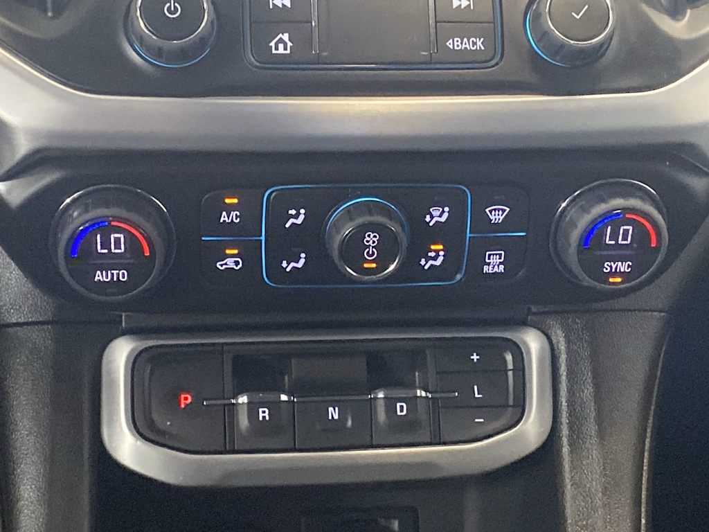 Thumbnail: 2023 GMC Acadia - 22