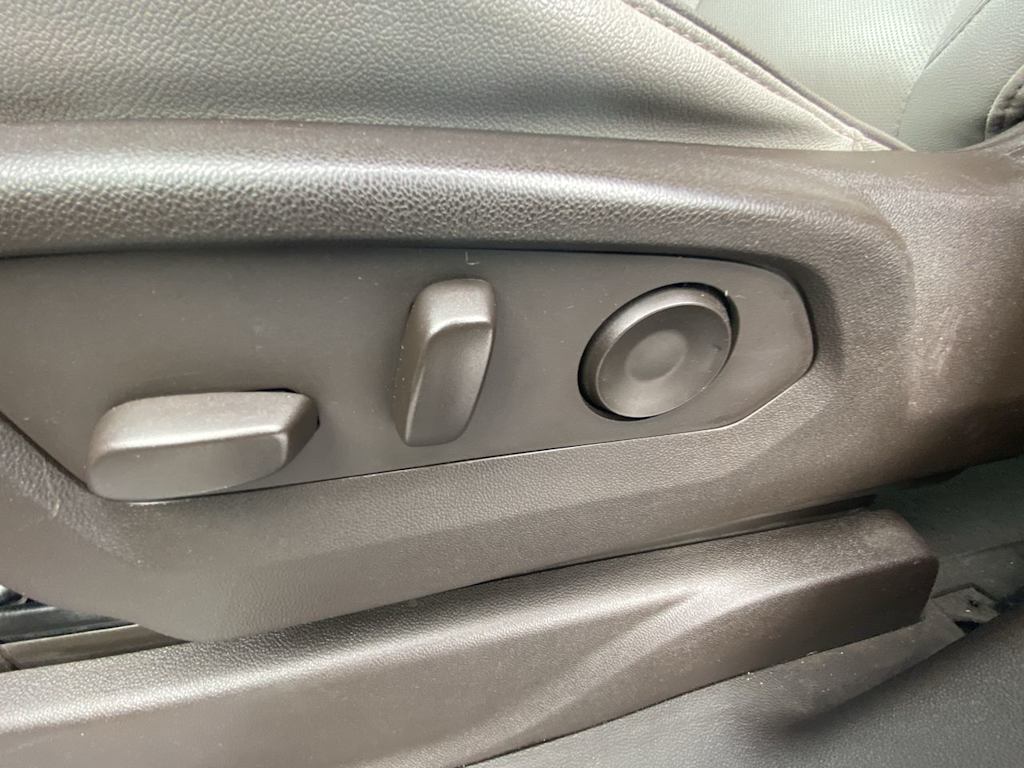 Thumbnail: 2023 GMC Yukon XL - 20