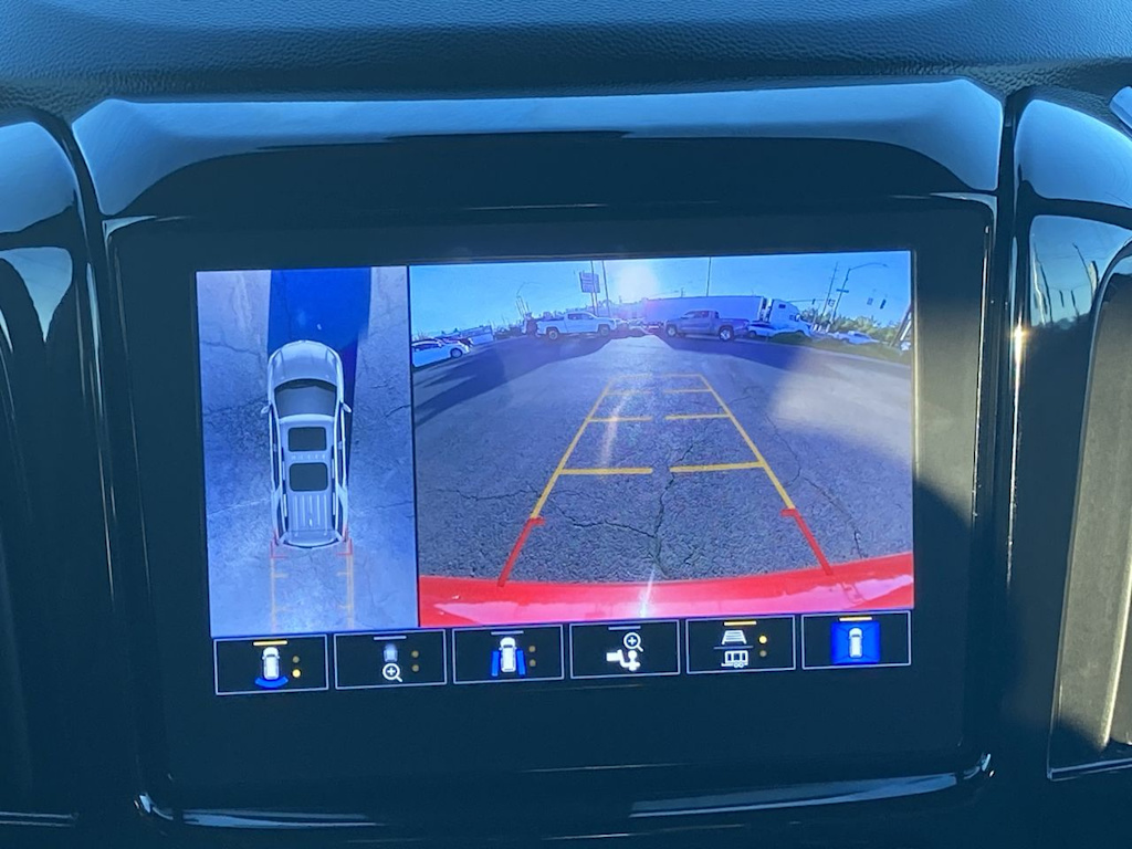 Thumbnail: 2023 Chevrolet Traverse - 22