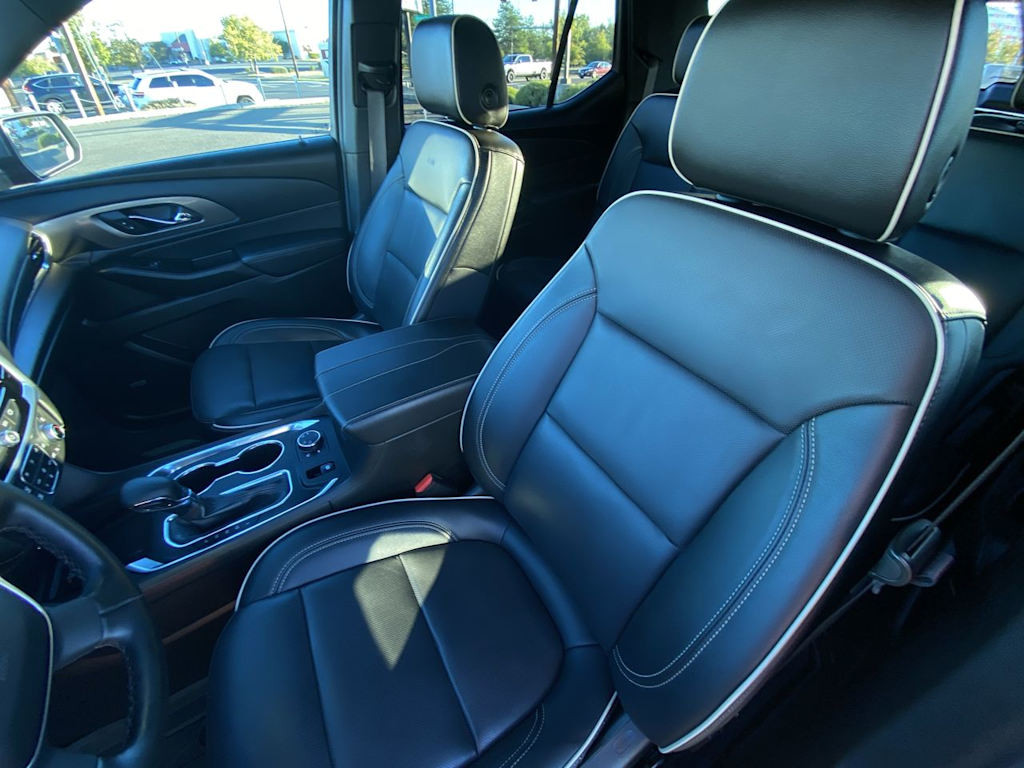 Thumbnail: 2023 Chevrolet Traverse - 9