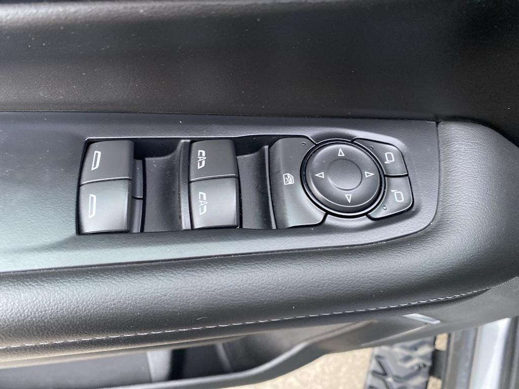 Thumbnail: 2025 Chevrolet Suburban - 20