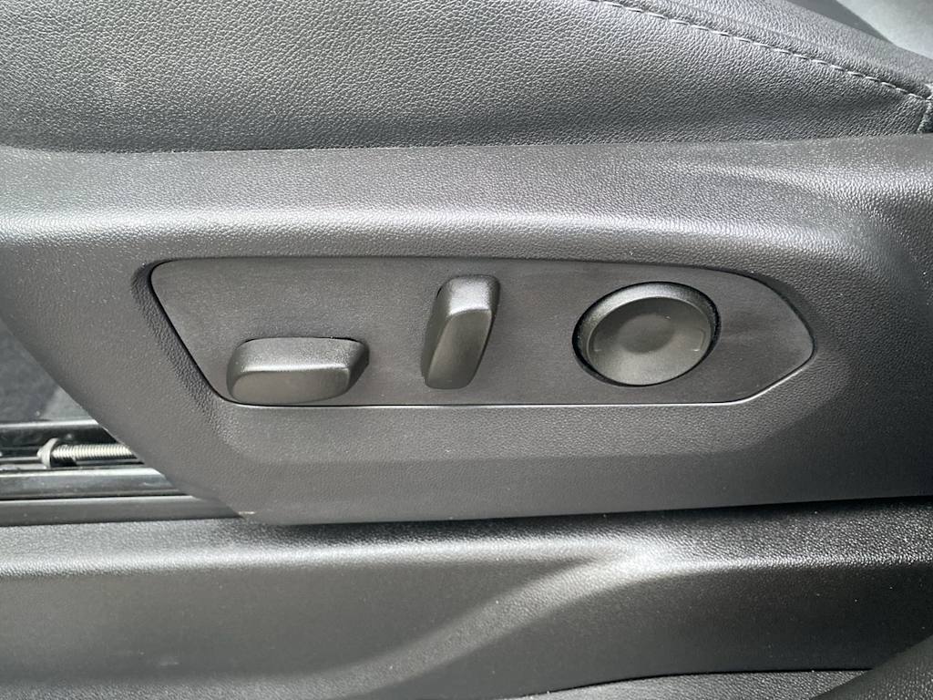 Thumbnail: 2025 Chevrolet Suburban - 19