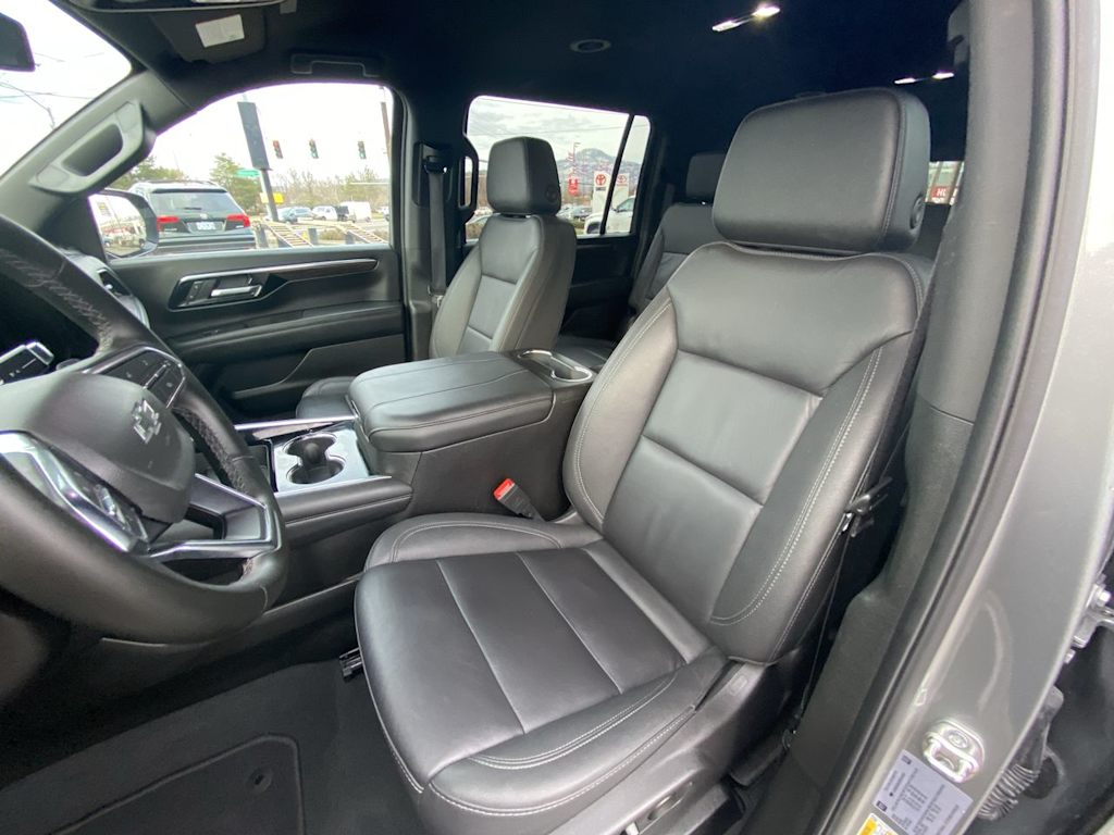 Thumbnail: 2025 Chevrolet Suburban - 8