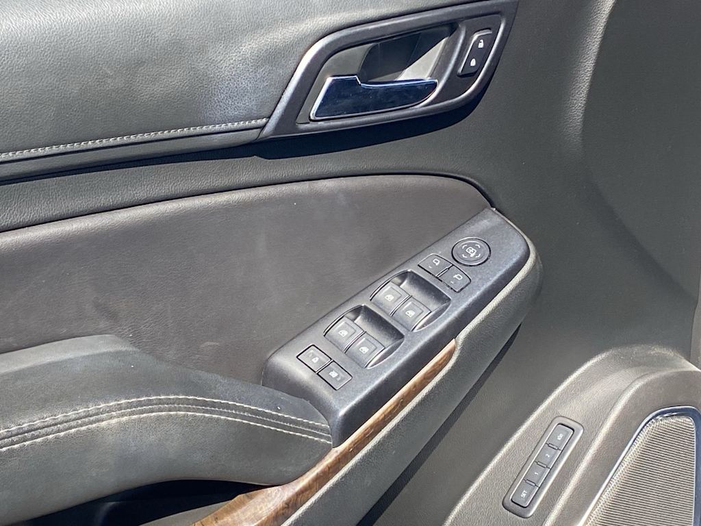 Thumbnail: 2019 Chevrolet Suburban - 23