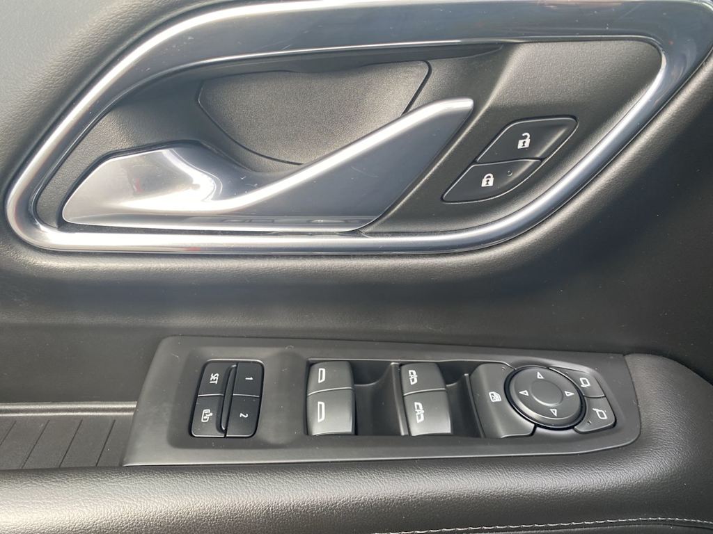 Thumbnail: 2023 Chevrolet Tahoe - 21