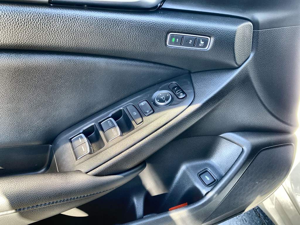 Thumbnail: 2021 Honda Accord - 21