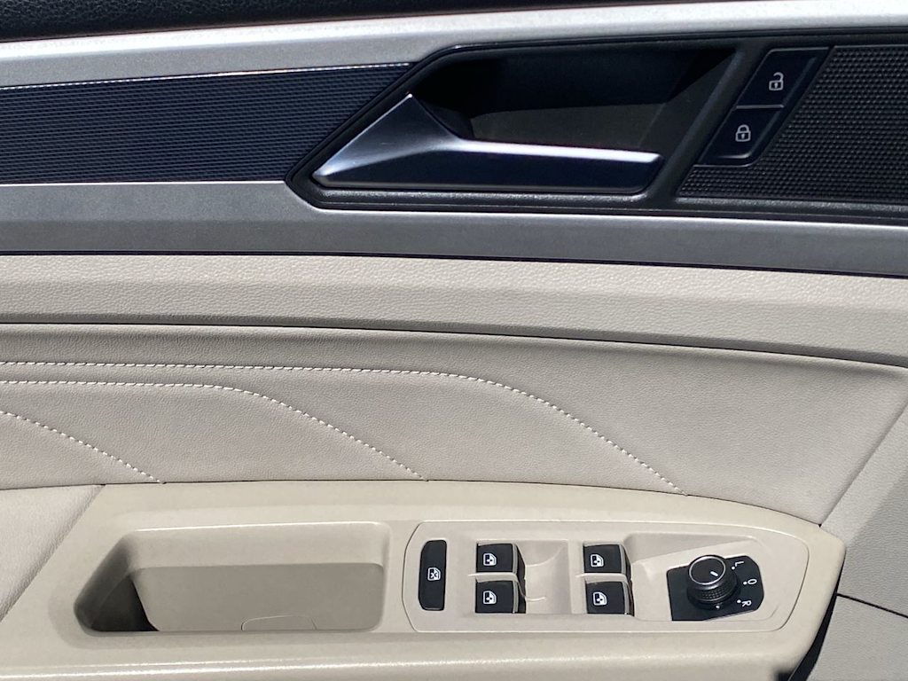 Thumbnail: 2021 Volkswagen Atlas - 21
