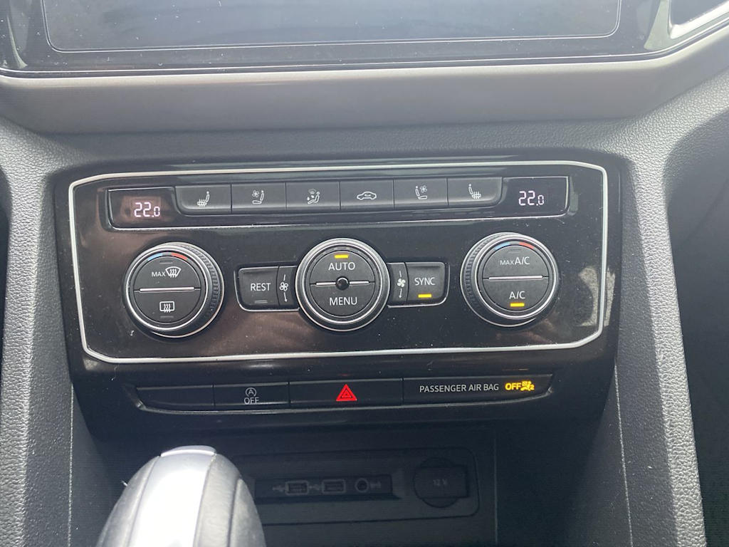 Thumbnail: 2021 Volkswagen Atlas - 23