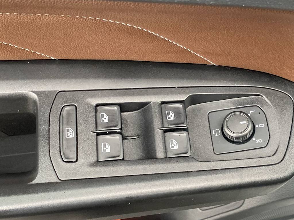 Thumbnail: 2021 Volkswagen Atlas - 21