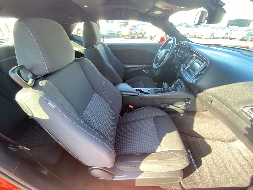 Thumbnail: 2017 Dodge Challenger - 9