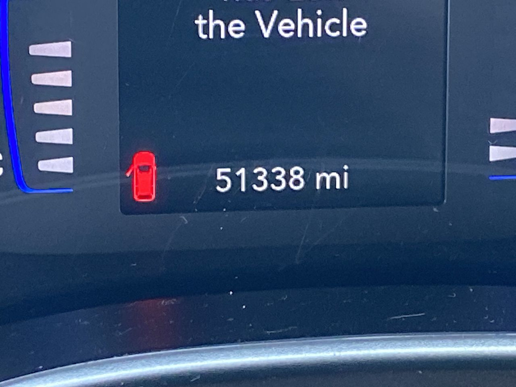 2022 Chrysler Voyager LX 13