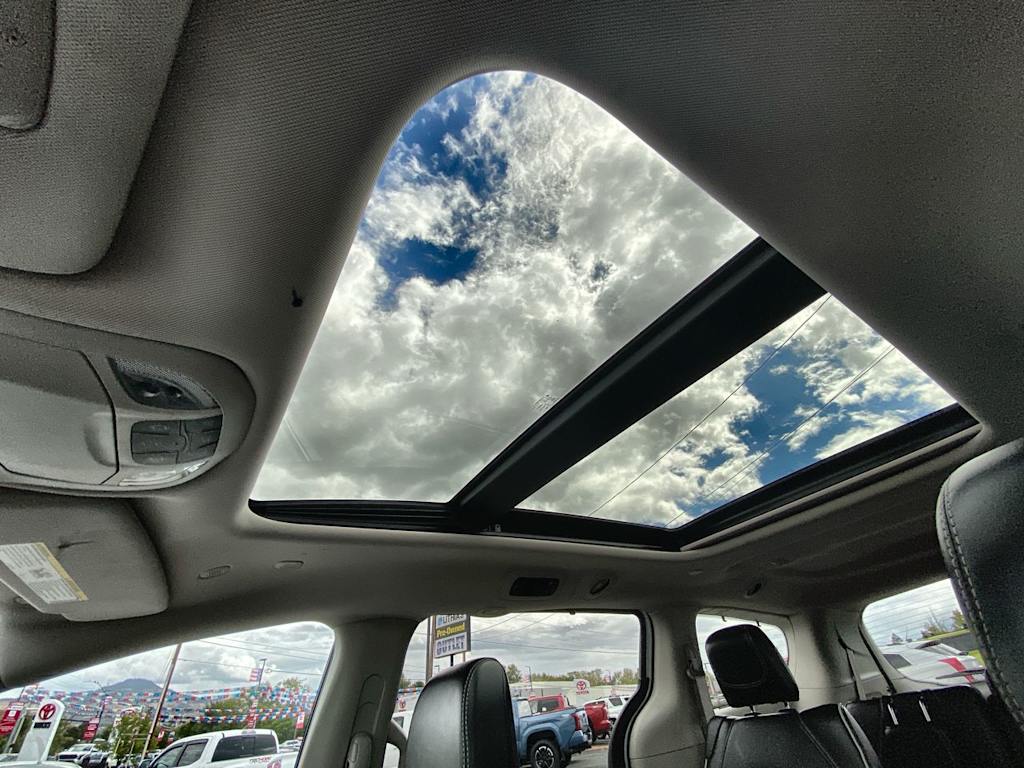 Thumbnail: 2022 Chrysler Pacifica - 25