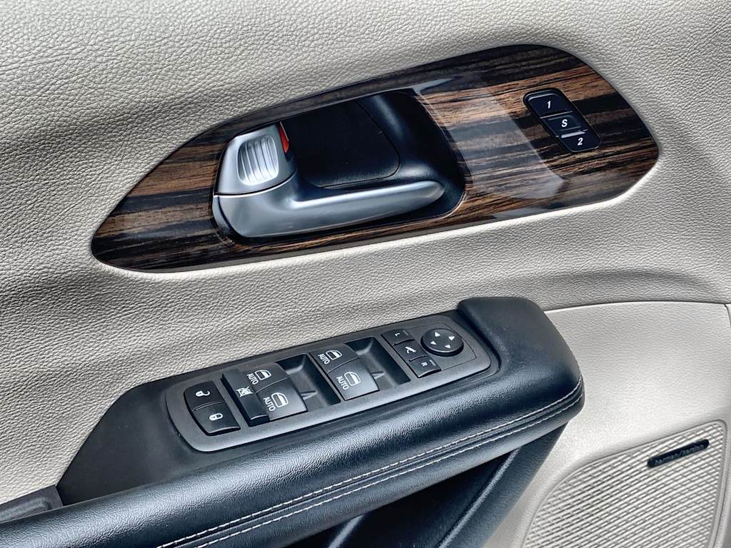 Thumbnail: 2022 Chrysler Pacifica - 21