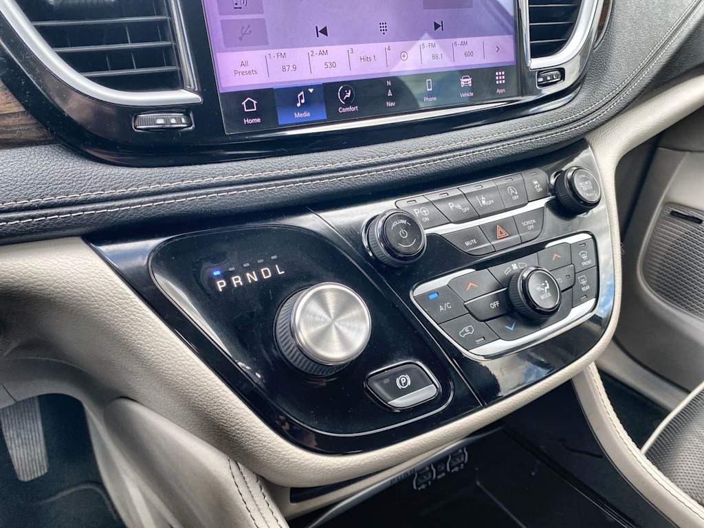 Thumbnail: 2022 Chrysler Pacifica - 12