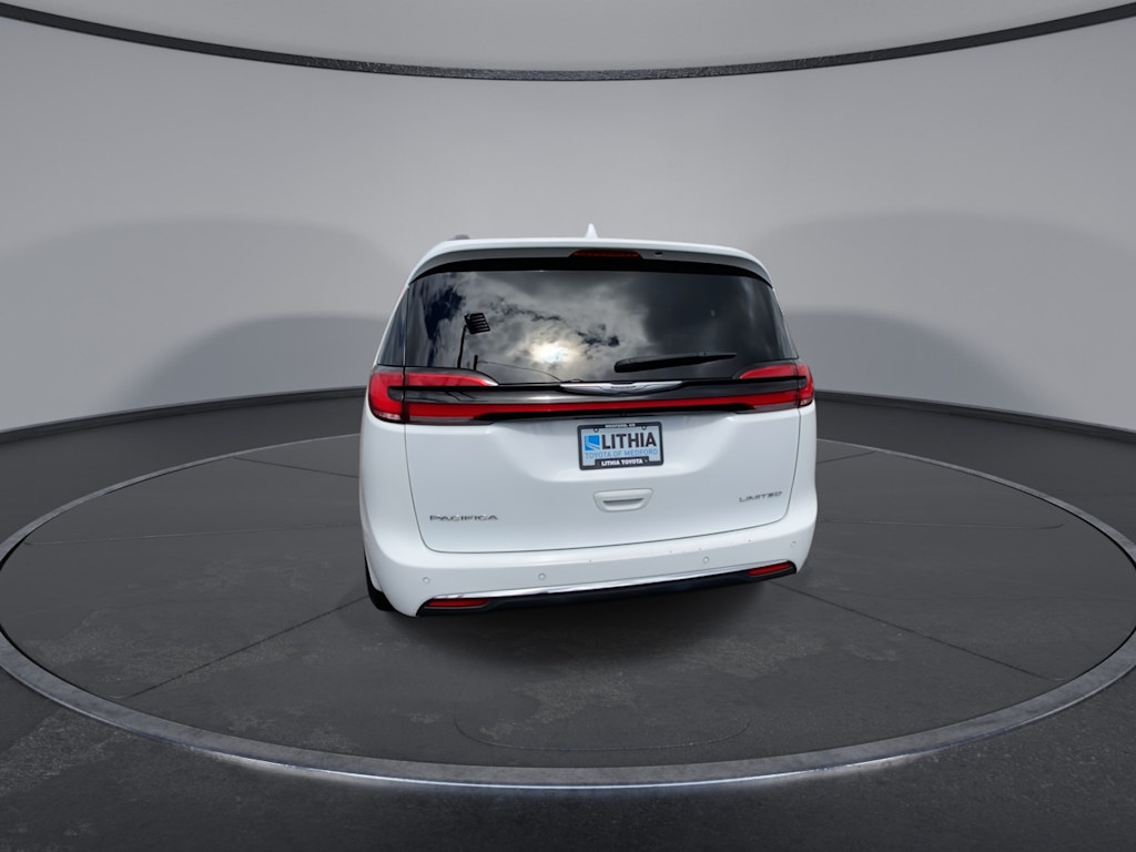 Thumbnail: 2022 Chrysler Pacifica - 5