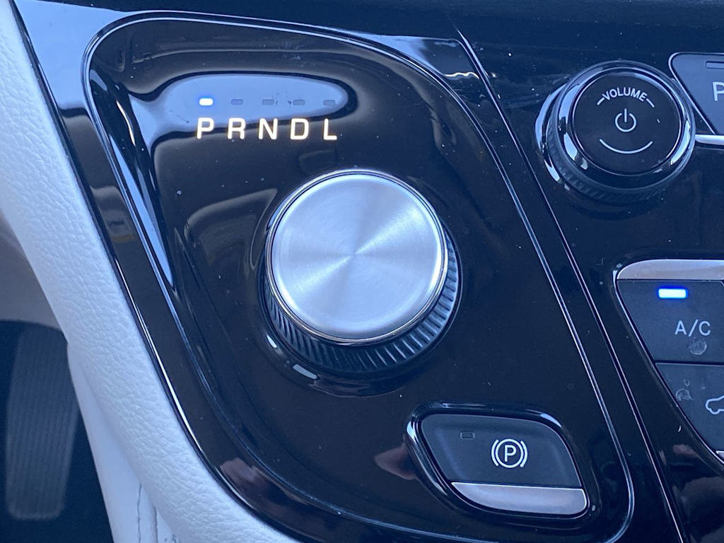 Thumbnail: 2022 Chrysler Pacifica - 25