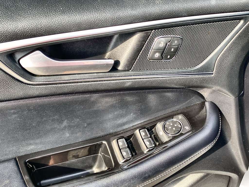 Thumbnail: 2018 Ford Edge - 22