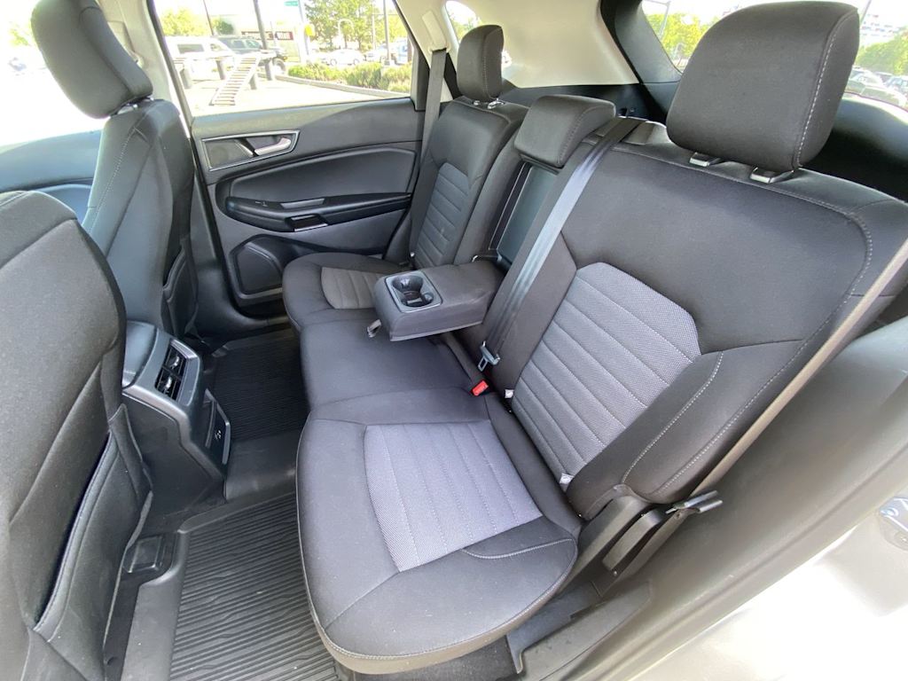 2022 Ford Edge SE 10