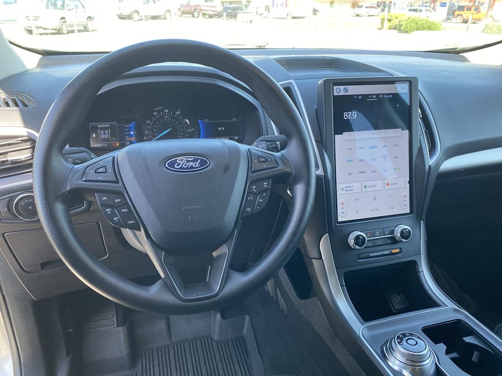 2022 Ford Edge SE 2
