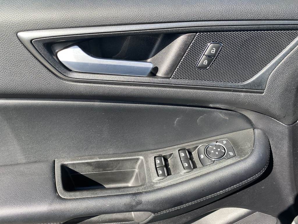 2022 Ford Edge SE 21