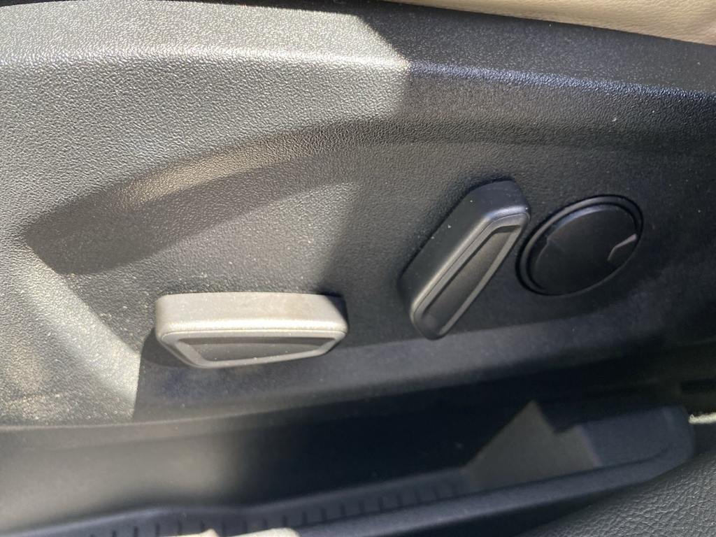 Thumbnail: 2021 Ford Edge - 19