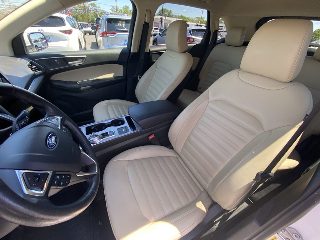 Thumbnail: 2021 Ford Edge - 8